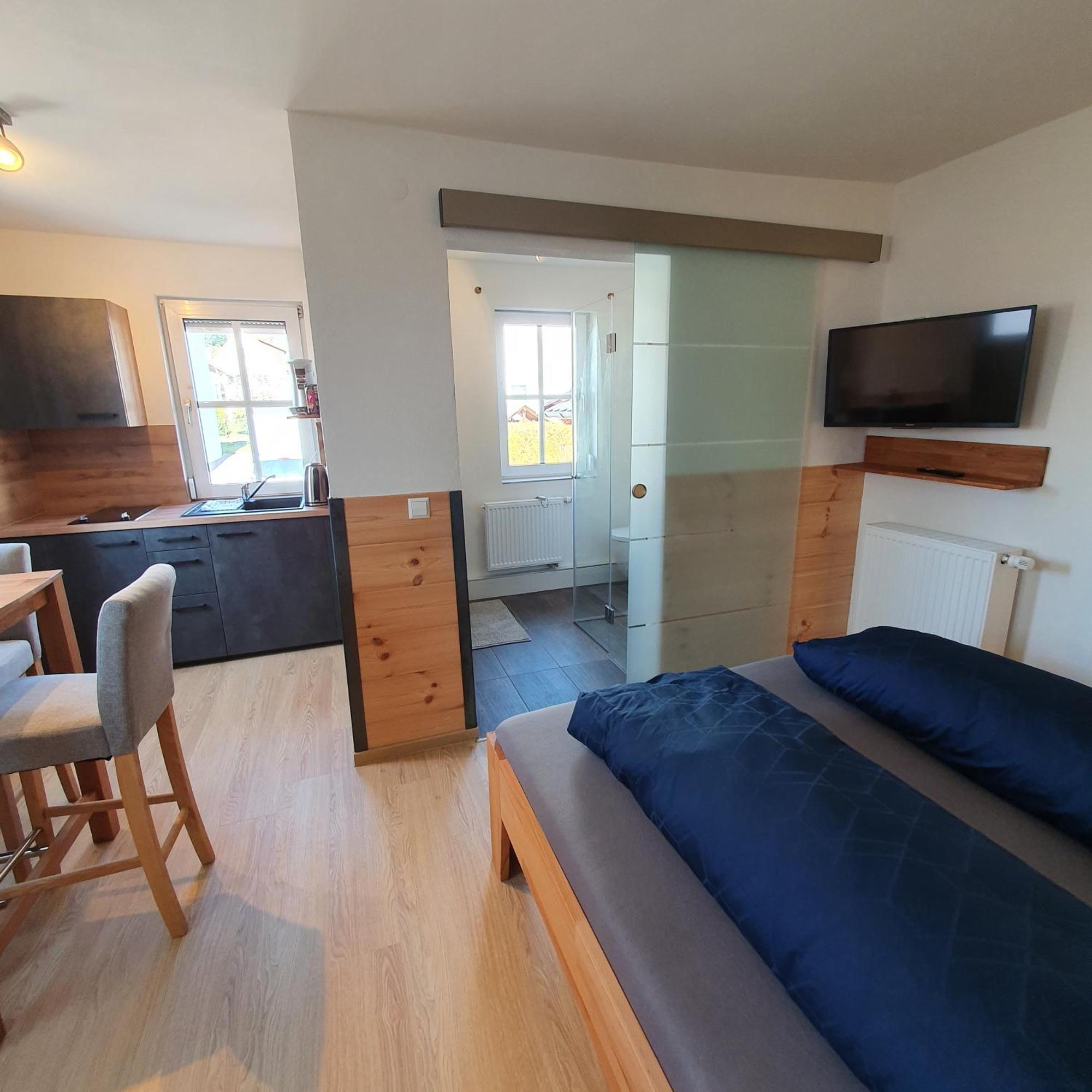 Alte Backstube - Ferienwohnung Huettenstube Und Ferienzimmer Auszeit Erkenbrechtsweiler Eksteriør billede