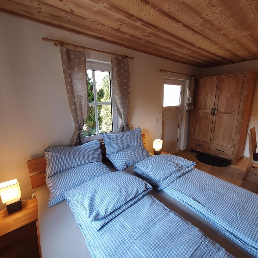 Alte Backstube - Ferienwohnung Huettenstube Und Ferienzimmer Auszeit Erkenbrechtsweiler Eksteriør billede