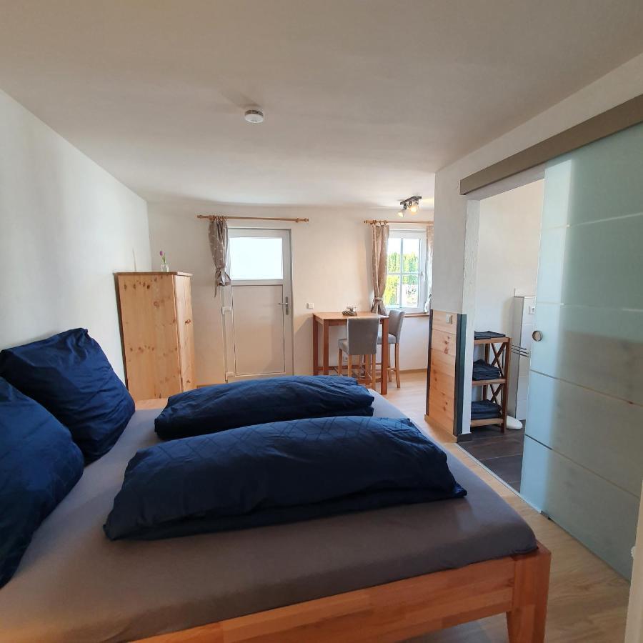 Alte Backstube - Ferienwohnung Huettenstube Und Ferienzimmer Auszeit Erkenbrechtsweiler Eksteriør billede